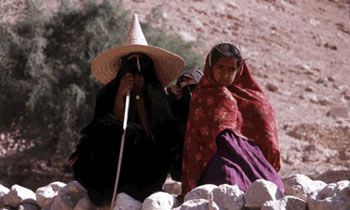 À Hadramahout, les filles non voilées sont pubères / Visuel : D.R.
