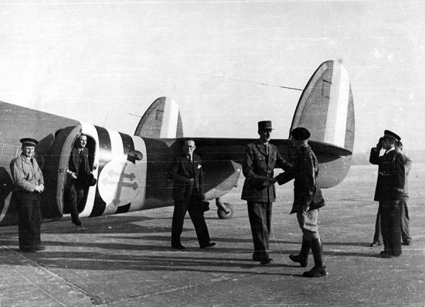 Arrivée du général de Gaulle à Cognac le 18 septembre 1944. / Coll. E. Renoux
