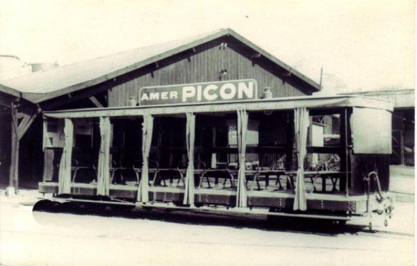 Baladeuse de type Royan au dépôt. / Coll. docbarthou