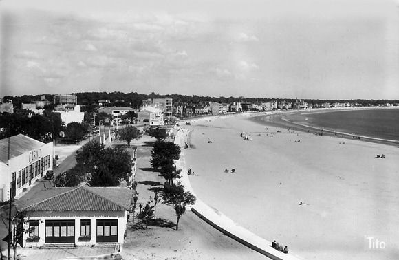 Casino en bois / Coll. G. Moine