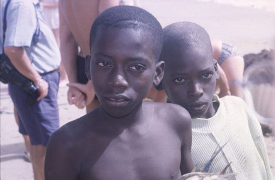Des enfants sur la plage / Visuel : D.R.