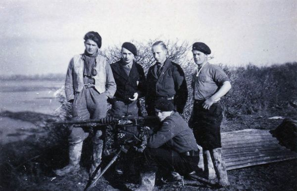 Des maquisards du groupement Bir Hacheim. / Coll. Y. Le Dret