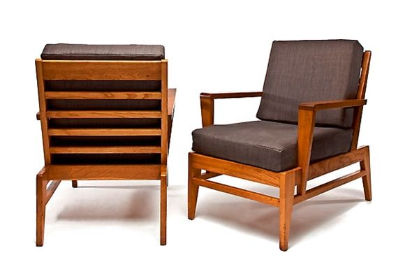 René Gabriel, paire de fauteuils en chêne, Circa 1946. / Visuel : D.R.