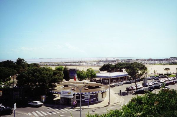 Galeries Botton 2000 / Visuel : D.R.