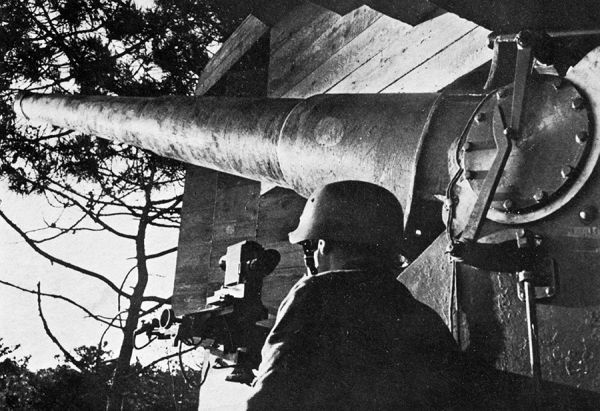 La batterie du Requin (GI 09). / Coll. E. Renoux