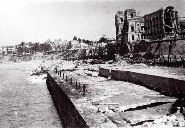 La façade de Foncillon, les ruines du casino et de l'hôtel Bellevue. / Coll. privée DR