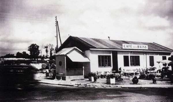 Le café des bains 1960 / Visuel : D.R.