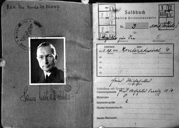 Le livret militaire de l'amiral Michahelles. / Coll. E. Renoux