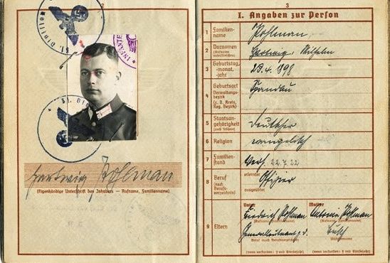 Le livret militaire du colonel Pohlman. / Coll. E. Renoux