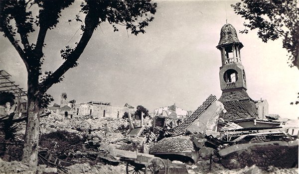Marché détruit / coll. P. Bouchet