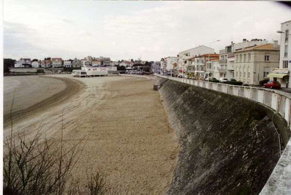 Plage de Pontaillac 2000 / Visuel : D.R.