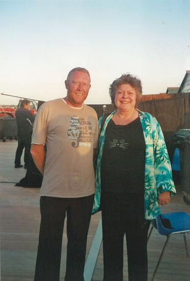 Francois et Brigitte Engerer, sans sa valise en 2008. L'artiste nous a quittés en juin 2012.
