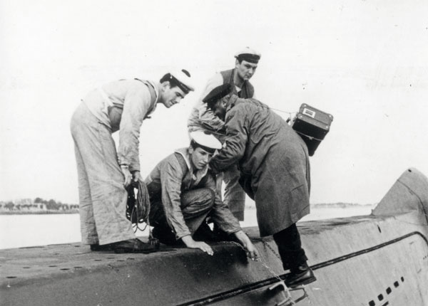 Le pilote Nelson Bétizeau embarque sur un sous-marin
