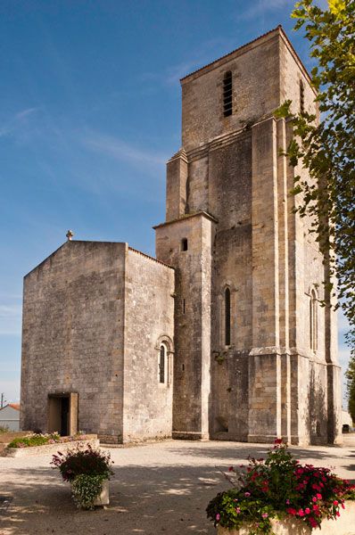 Eglise-St-Pierre-vue-générale / Photo : Alain Mascaro