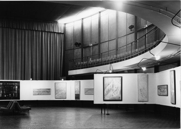 En 1974, le Palais des Congrès accueille une exposition de peinture dans le cadre du FIAC (Festival International d'Art Contemporain) de Royan. / Visuel : D.R.