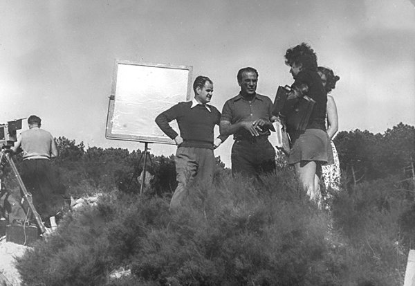 Tino Rossi et le metteur en scène Jean Delannoy. / cliché Serge Dupeux