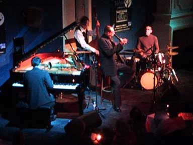 Marc Thomas Quartet
Marc Thomas : Chant & Saxophone
Jean-Luc Aramy : Contrebasse
Vincent Frade : Batterie
Guillaume Naud : piano
/ Visuel : D.R.