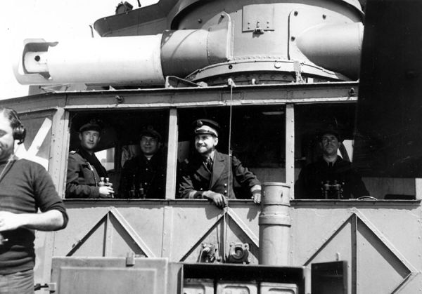Le capitaine Kraft, commandant du cuirassé Lorraine. / Coll. E. Renoux