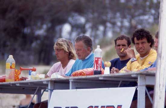 Le jury, studieux, se sustente / Visuel : D.R.