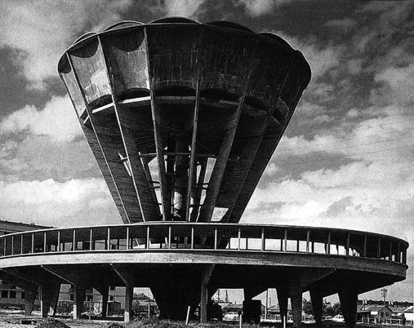 Le réservoir, marché de Caen, La Guérinière (1957) / Fonds Sarger, AN/IFA