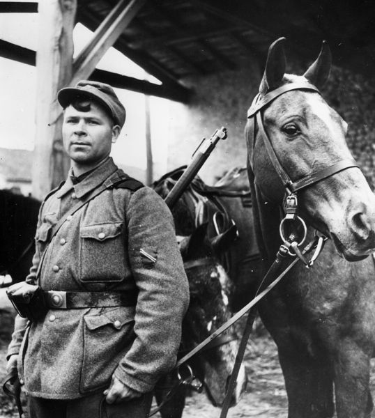 Les cosaques du Don et du Kouban, installés d'abord à La Coubre puis en février 1944 à Saint-Palais. / Coll. E. Renoux