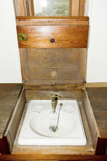 Mobilier de l'office de la Villa Marguerite. / photo F.Chassebœuf