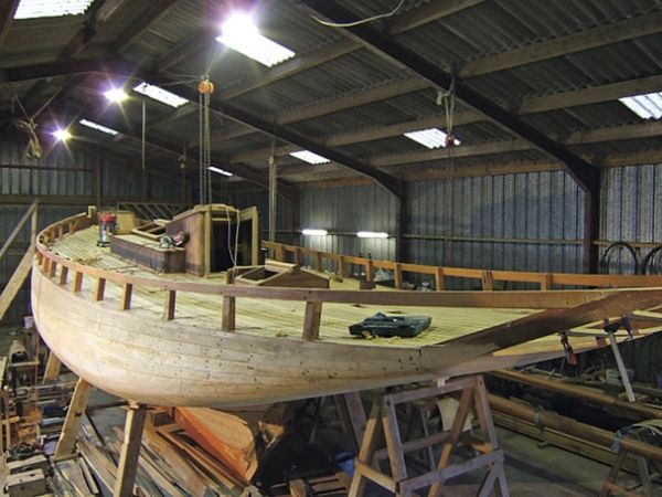 Novembre 2005 - Coque et pont achevés / Visuel : D.R.