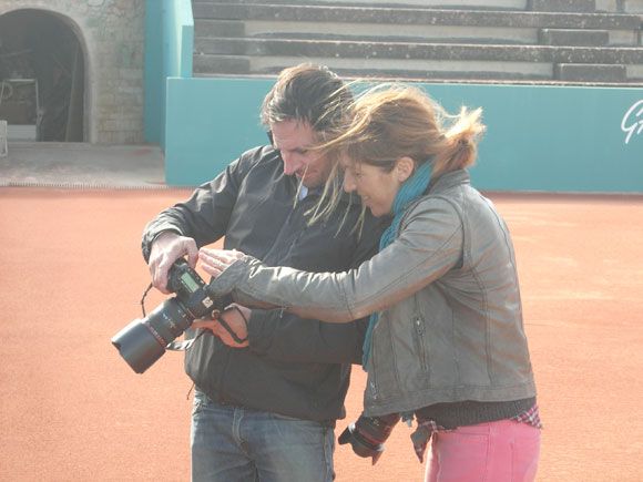 Stéphane-et-Hélène-regardent-le-résultat-web / Photo : Nathalie Daury-Pain