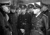 L'amiral Michaelles reçoit le général Rommel inspectant le mur de l'Atlantique en décembre 1943. Coll. E.Renoux