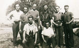 Des hommes du groupement Hélias dont certains portent le brassard FFI. Coll. J. Perruchon