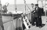 Sur l'Eglefin : le pilote Georges Rosso, au palan Michel Gaudin et dans le canot Jakie Johannel
